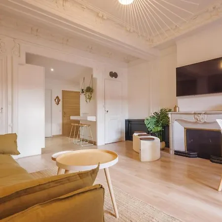 Appartamento Le Balcon Du 21 Bourg-en-Bresse Esterno foto